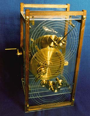 Modello del Calcolatore di Antikythera realizzato da John Gleav sulla base degli studi di Derek De Solla Price